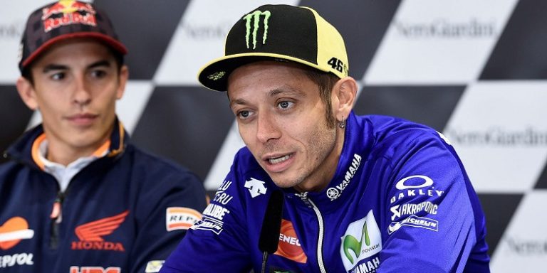 Rossi: «Yo he tirado a cuatro pilotos en 20 años, tu a cinco en una carrera»