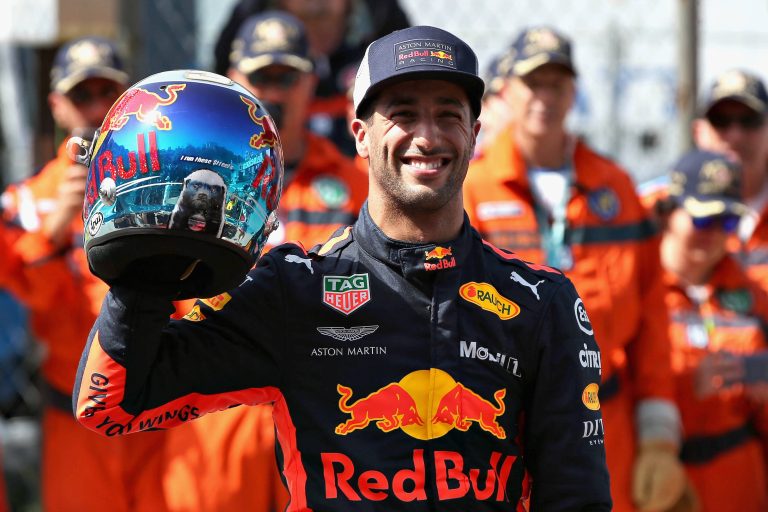 Ricciardo pole y récord en Mónaco