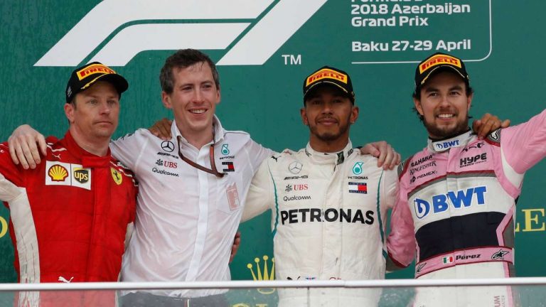 Hamilton gana en Azerbaiyán con Pérez en el podio
