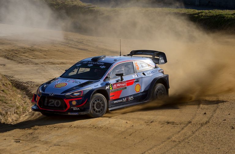 Neuville extiende la ventaja en Rally de Portugal