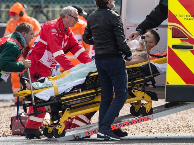 Tito Rabat sufrió un fuerte accidente en Silverstone