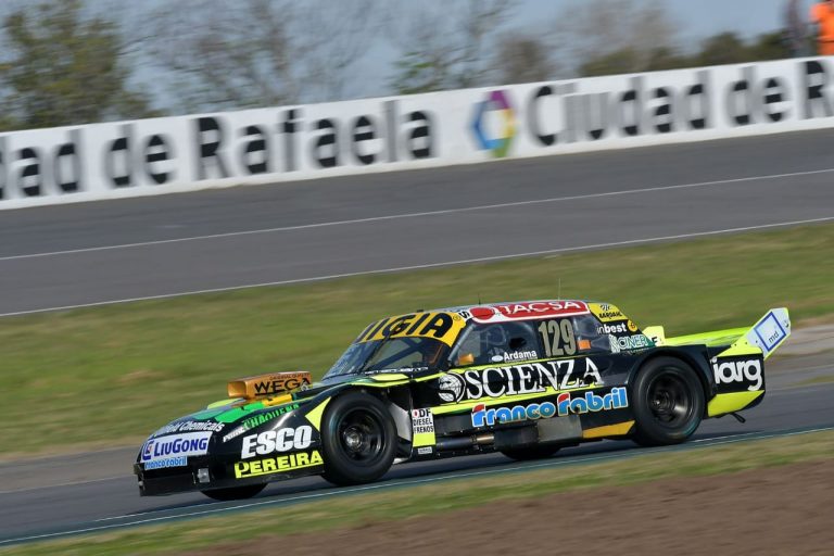 Juan Manuel Silva apareció sobre el final y se quedó con la pole position