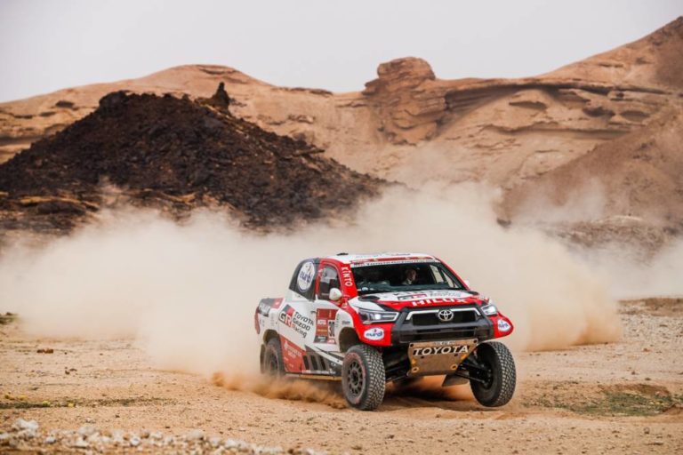 De Villiers venció en la quinta etapa del Rally Dakar 2021