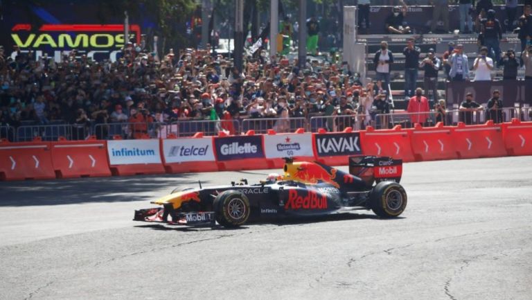 Checo Pérez hará una exhibición con un Red Bull de F1 en Guadalajara